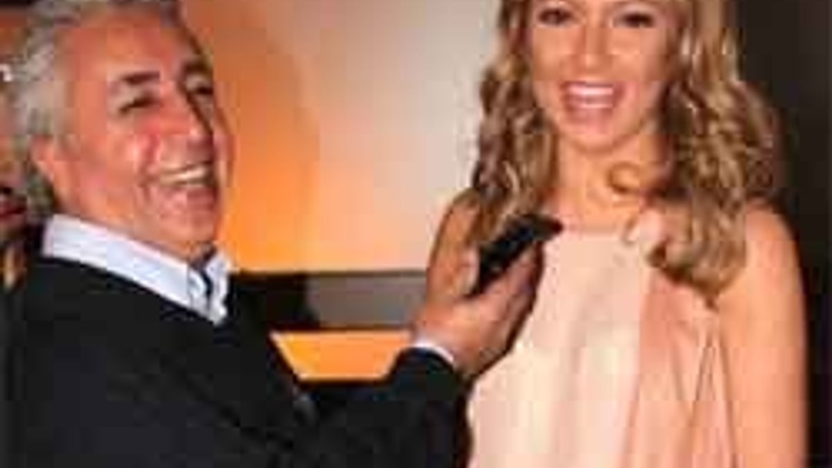 Hadise'ye Beşi Bir Yerde ekibinden soru yağmuru