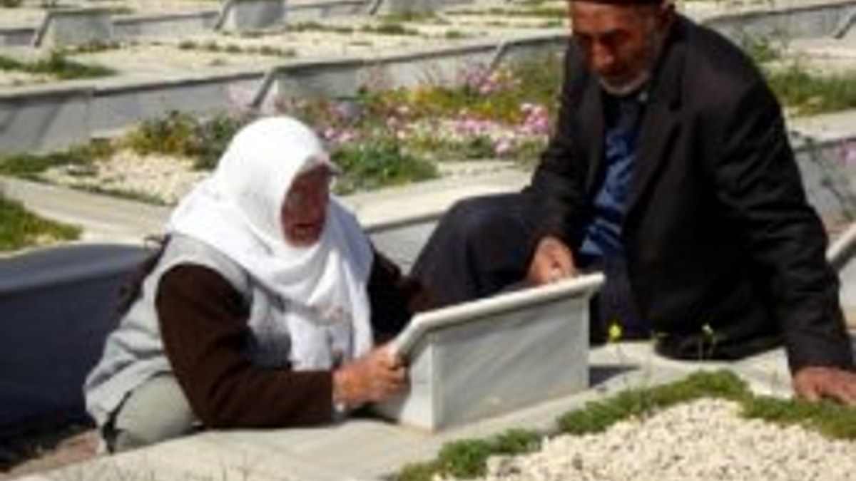 Şehit oğlunun mezarına 38 yıl sonra gidebildi