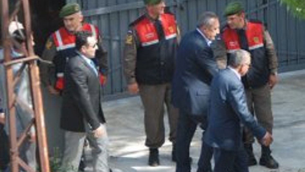 Ağar'ın ilk ziyaretçisi oğlu oldu