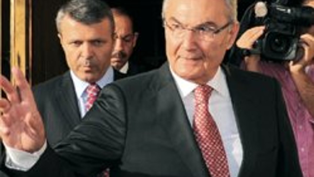Deniz Baykal'dan Gülen'e selam