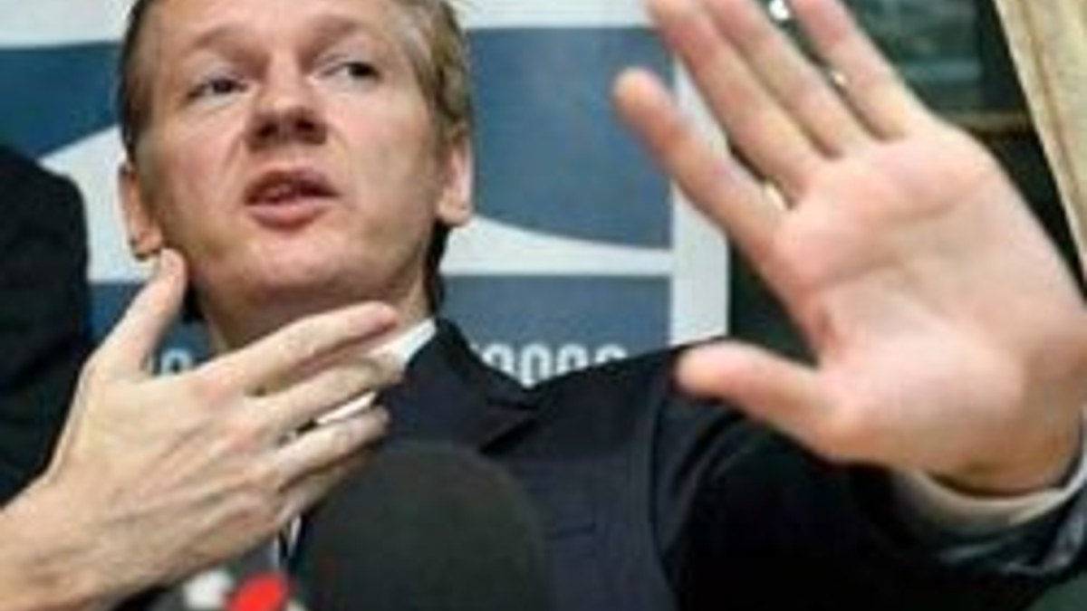 Assange Ekvador'dan sığınma istedi