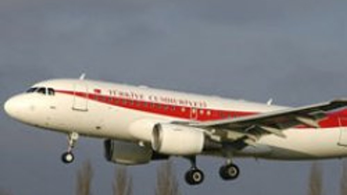 Başbakan'ın uçağı İstanbul'a indi