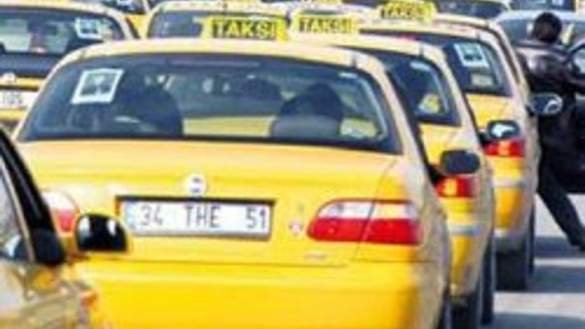 İzmirli taksicilerden alkışlanacak hareket