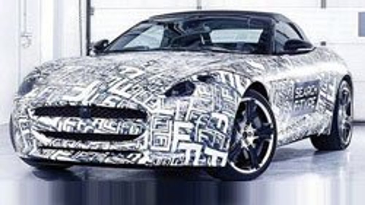 Jaguar’ın yeni modeli F-Type Paris’te sergilenecek