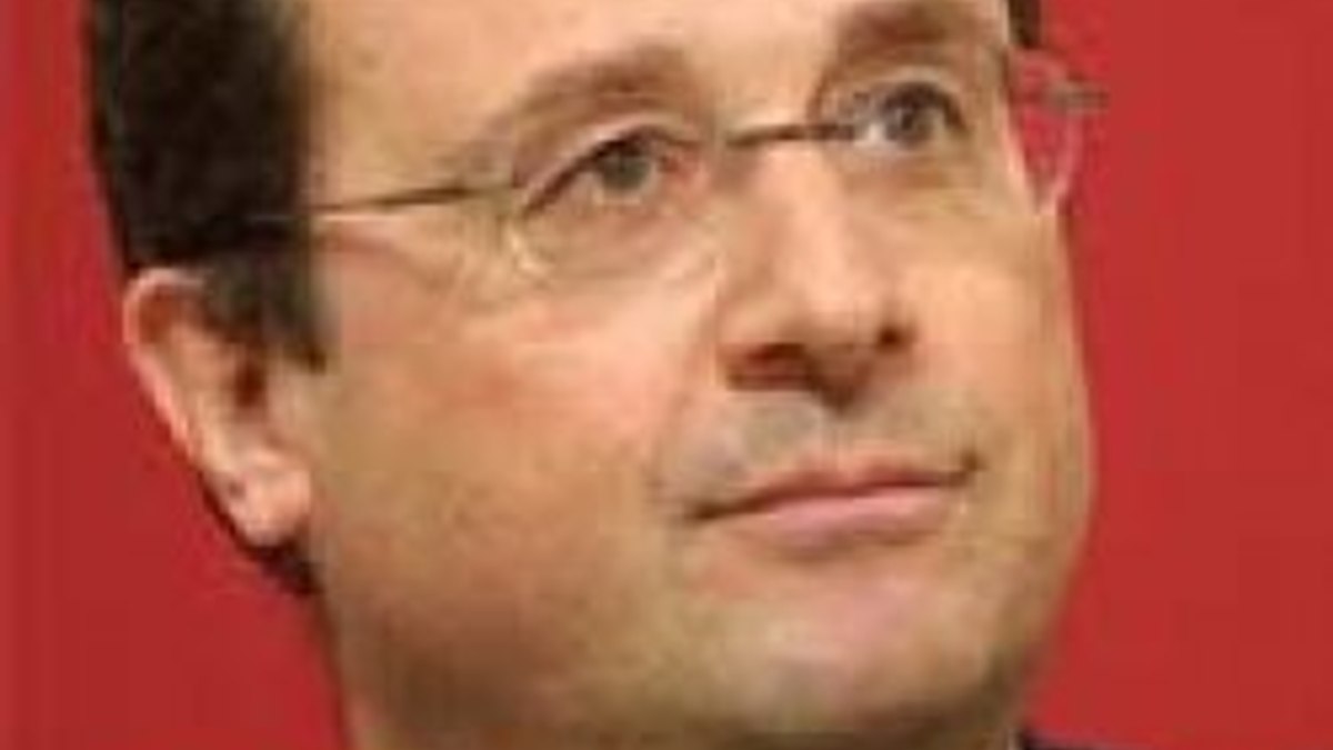 Hollande: Esed gitmeden Suriye'de siyasi çözüm olmaz