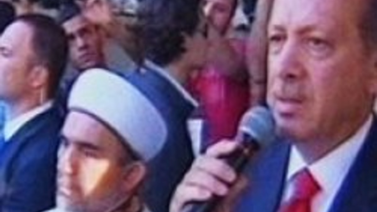 Erdoğan teyzesinin cenazesinde konuştu
