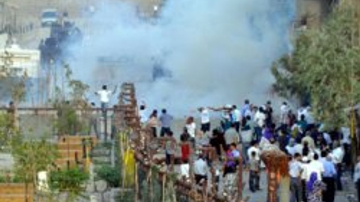 Cizre'de ortalık savaş alanına döndü-Video