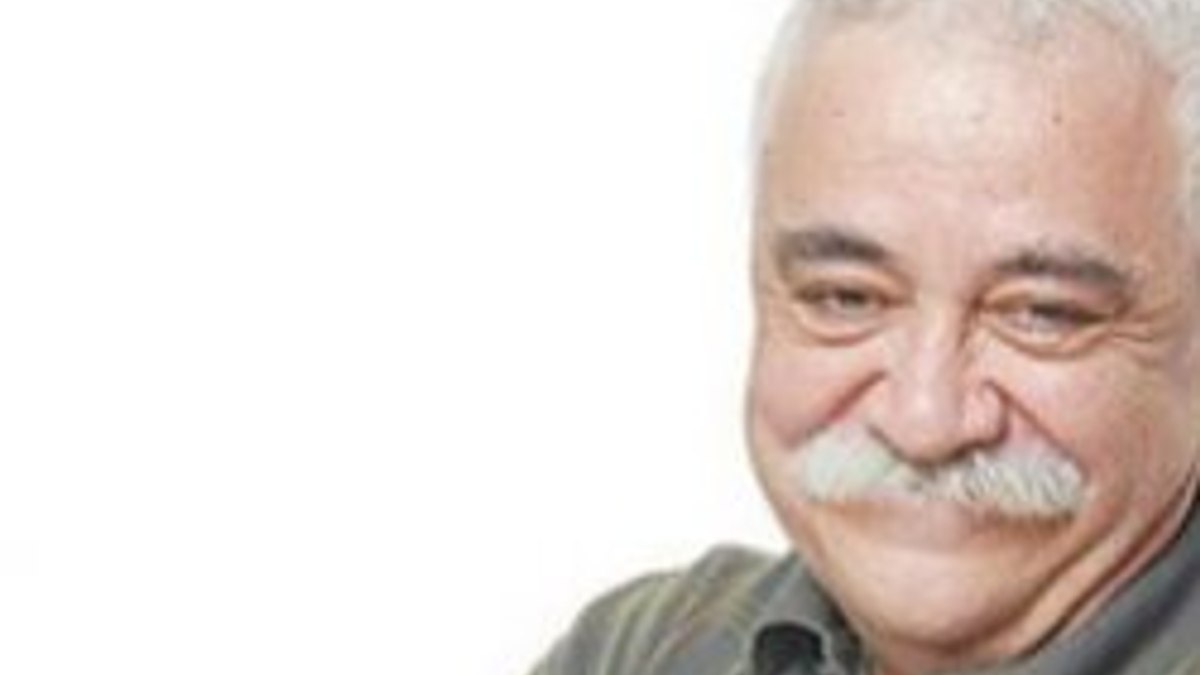 Levent Kırca'dan Hülya Avşar'a 'cahil' suçlaması