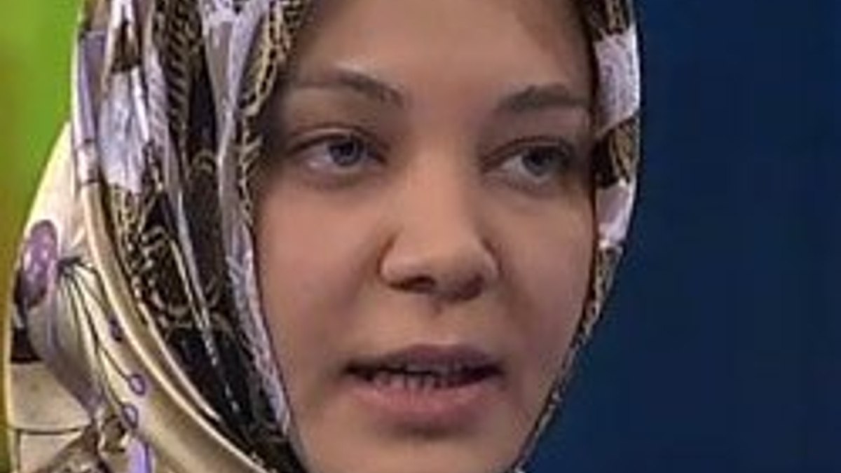 Yeni Şafak yazarı Kaplan'ın haç önündeki pozu