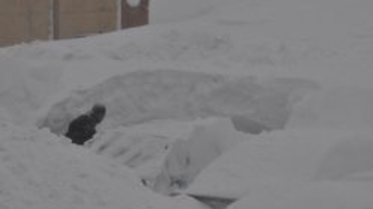 Bitlis'te kar kalınlığı 3 metre
