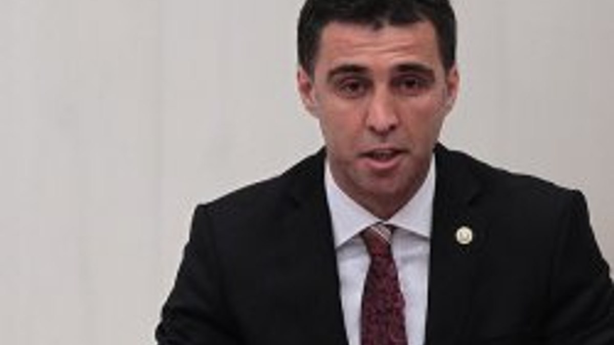 Hakan Şükür: Mehmet Akif Ersoy kadar Türk'üm