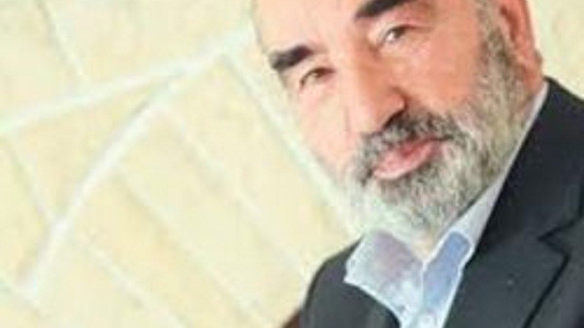 Hayrettin Karaman yazdı: Ayakta su içmek zararlı mı