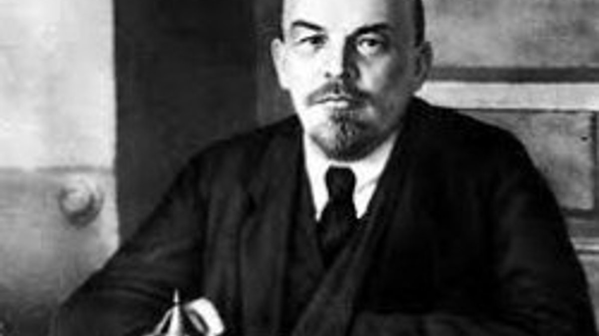 Vladimir İlyiç Lenin kimdir