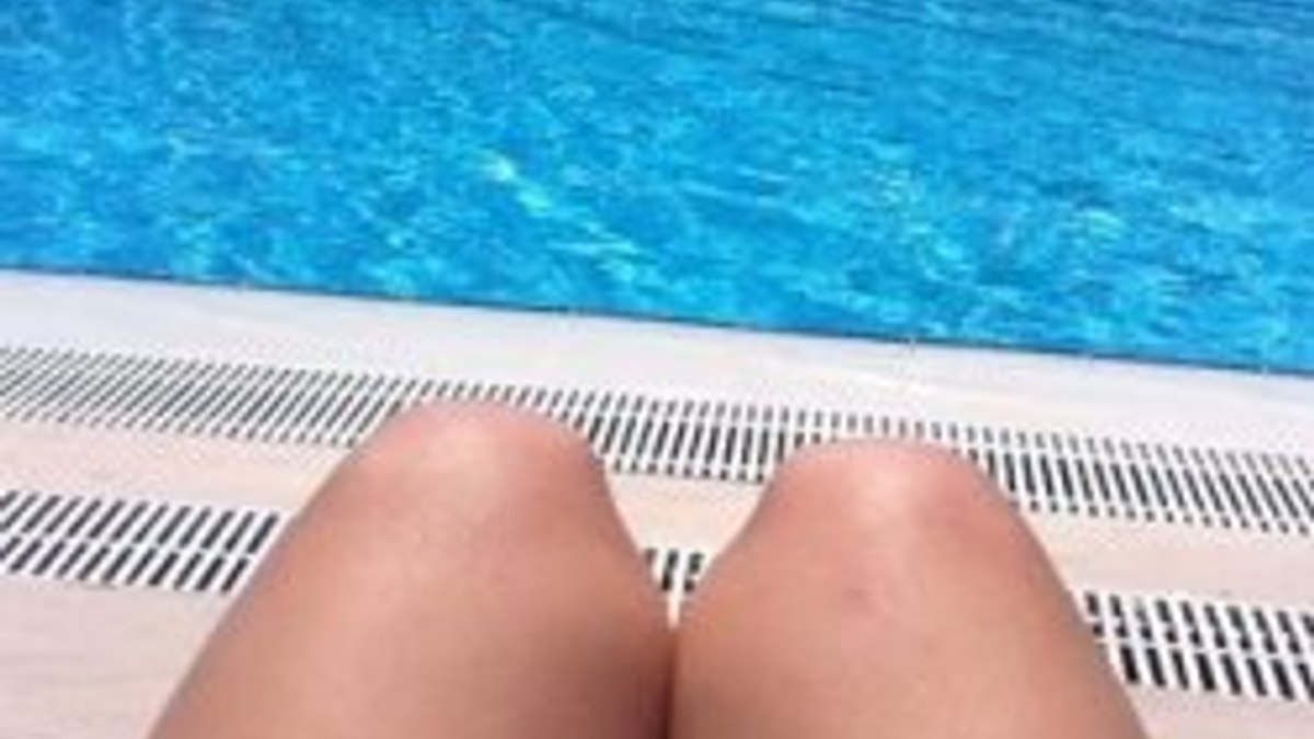 Merve Oflaz havuz sezonunu açtı