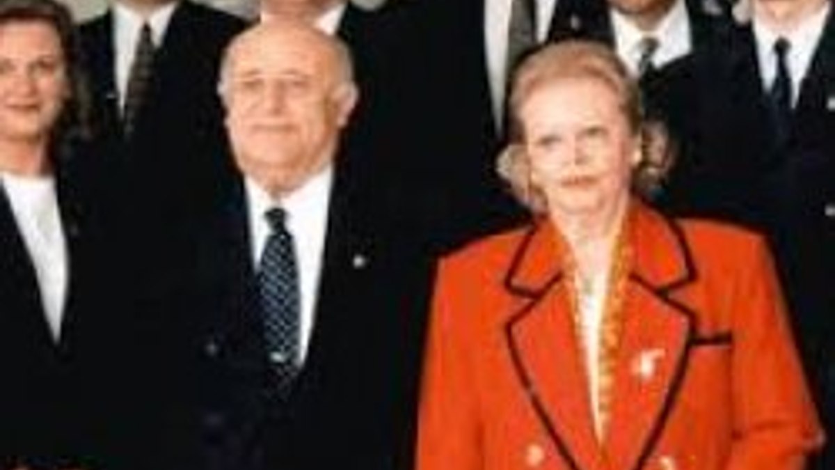 Nazmiye Demirel vefat etti