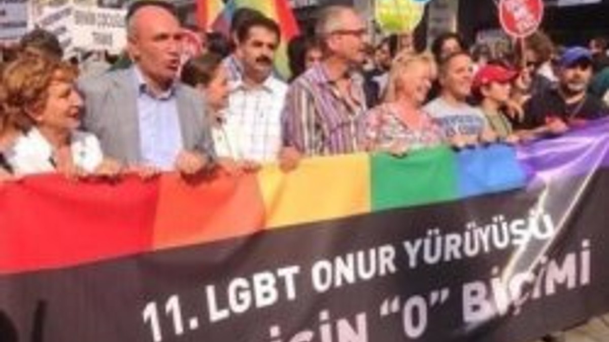 CHP milletvekilleri LGBT yürüyüşüne destek verdi