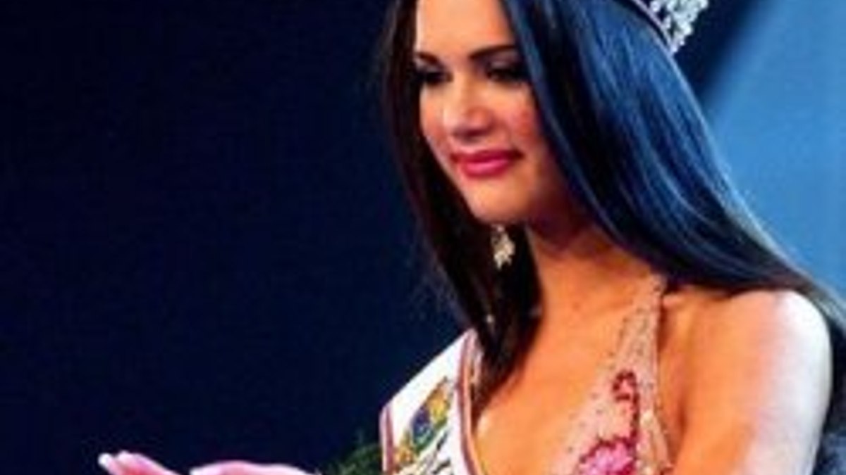 Eski güzellik kraliçesi Monica Spear öldürüldü
