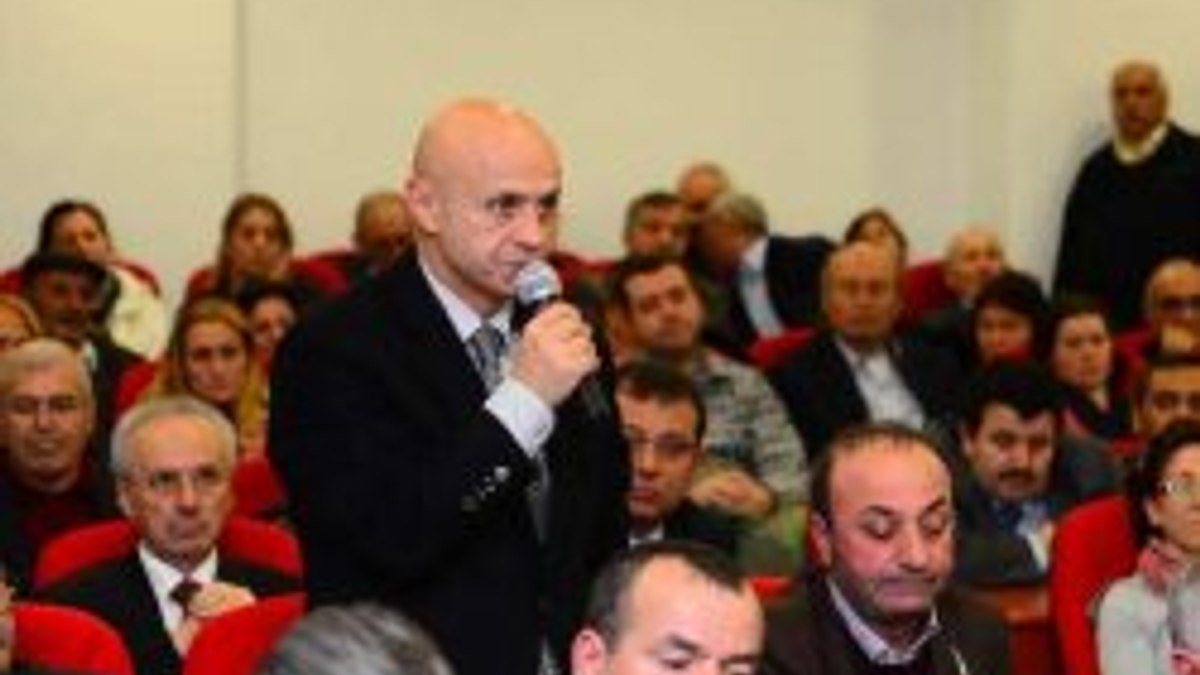 CHP'li meclis üyesi Ofluoğlu: Ezan dinlemek isteyen kaset alsın