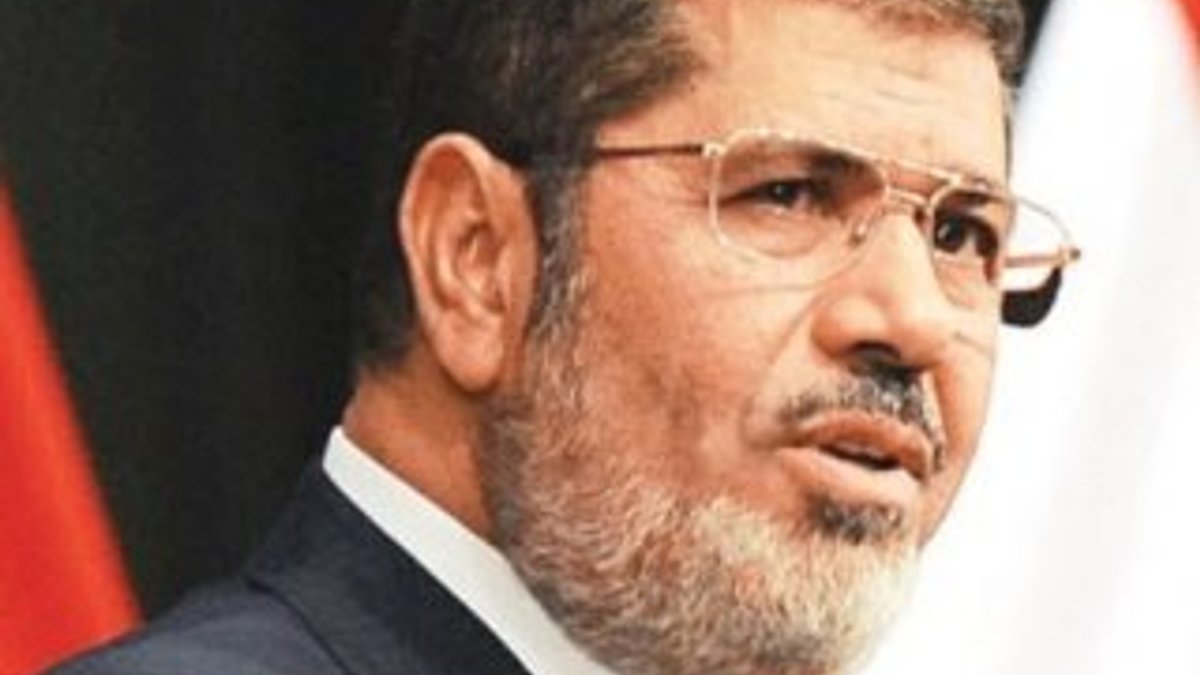 Mursi yeniden hakim karşısına çıktı