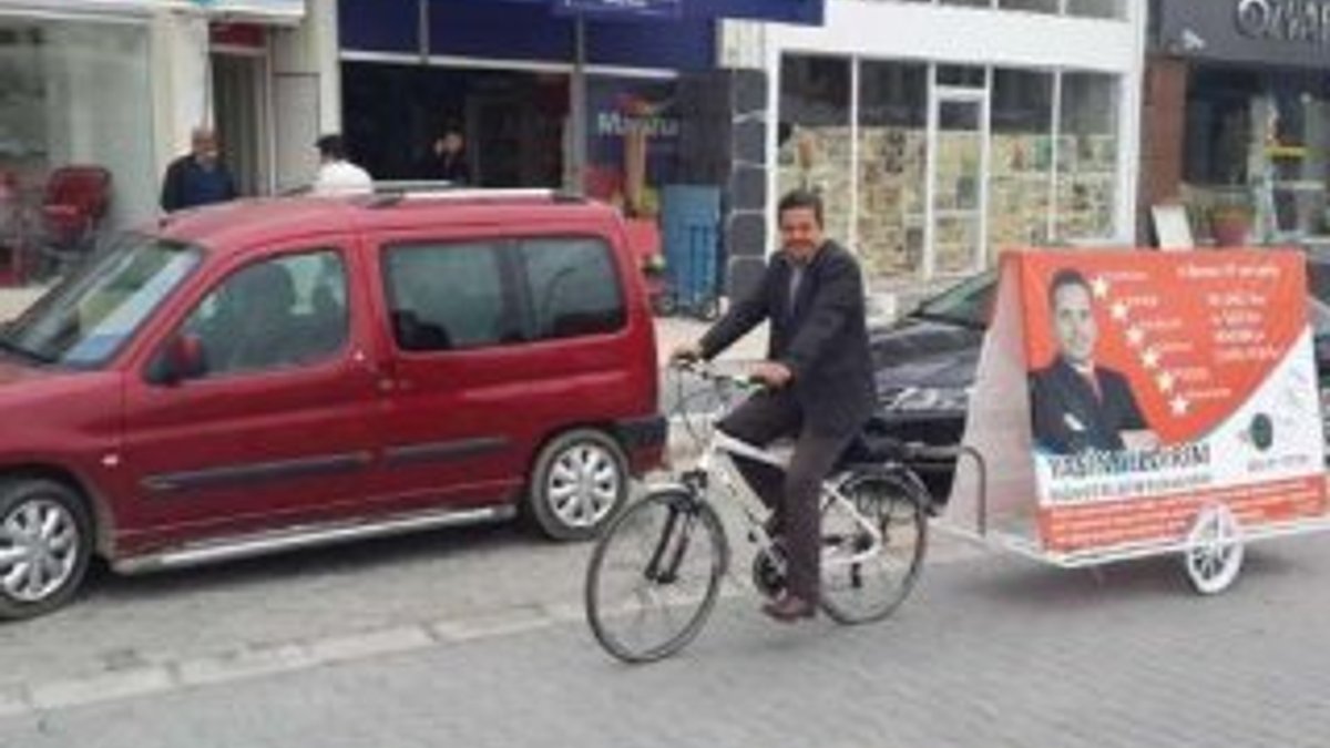 Bisikletli başkan adayı Marmaris'te kapı kapı geziyor