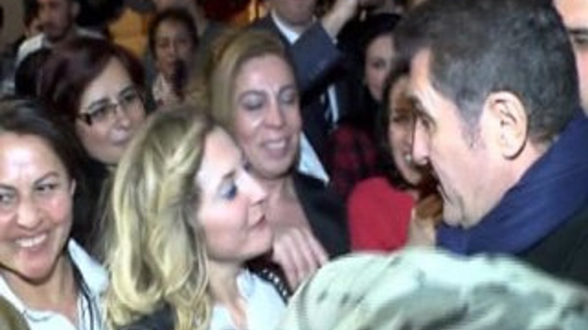 Mustafa Sarıgül CHP'li kadınlarla şarkı söyledi