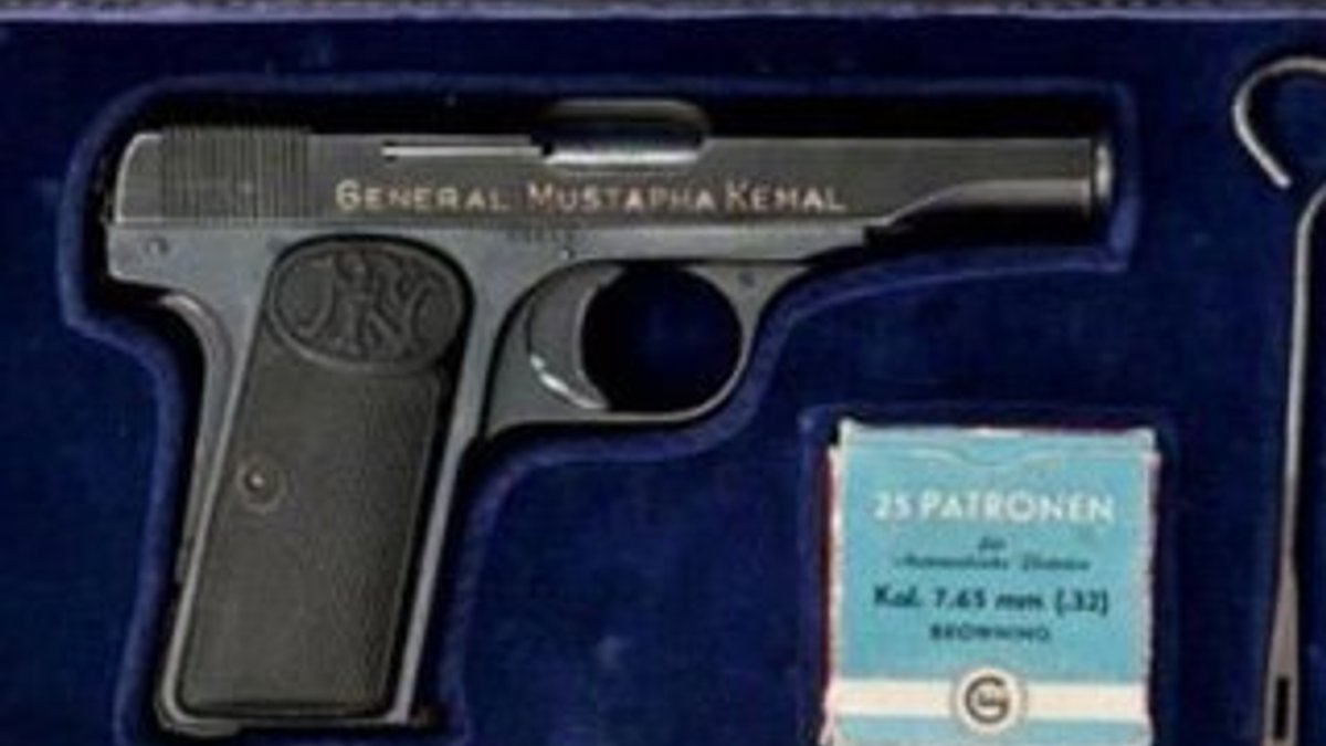 Atatürk'ün tabancası 120 bin liraya satıldı