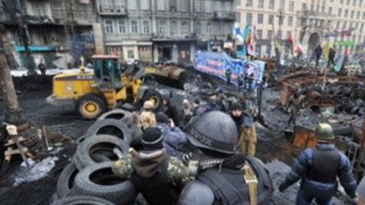 Ukrayna'da göstericiler geri çekiliyor
