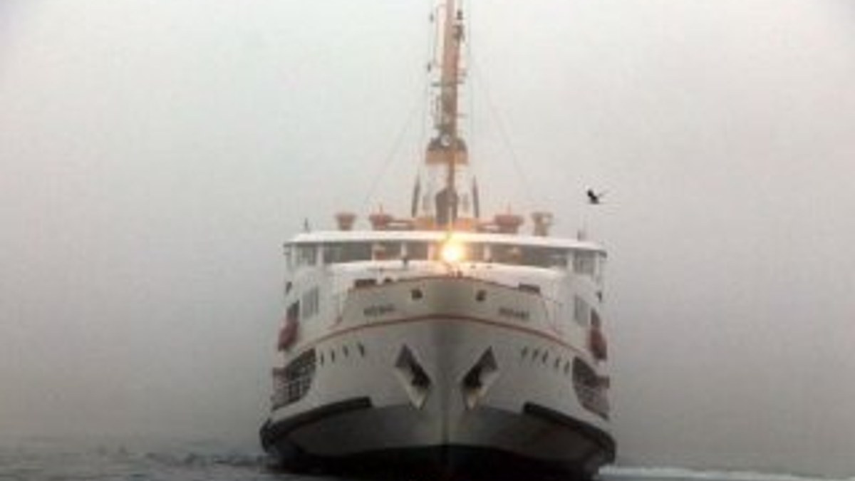 İstanbul'da hava ve deniz ulaşımına sis engeli