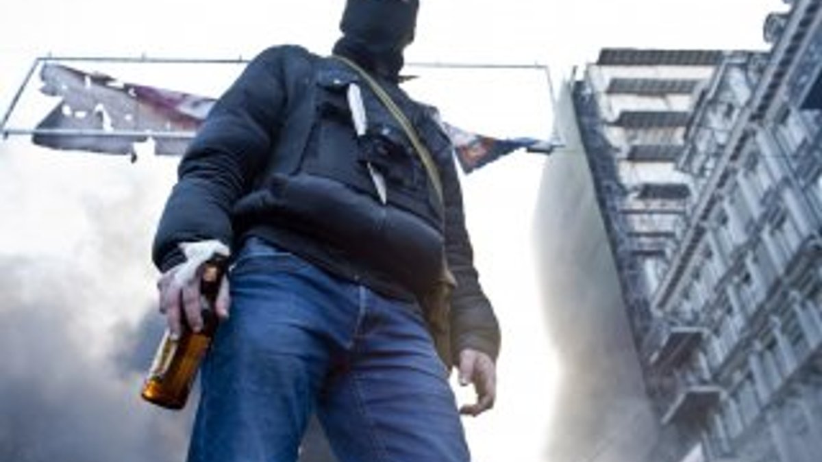 Ukrayna'da eylemciler 67 polisi rehin aldı
