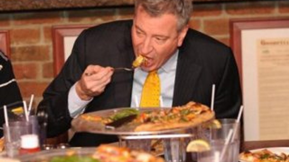 New York belediye başkanının pizza yediği çatal satıldı