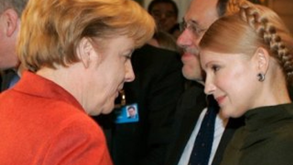 Merkel muhalif lider Timoşenko'yu Almanya'ya davet etti