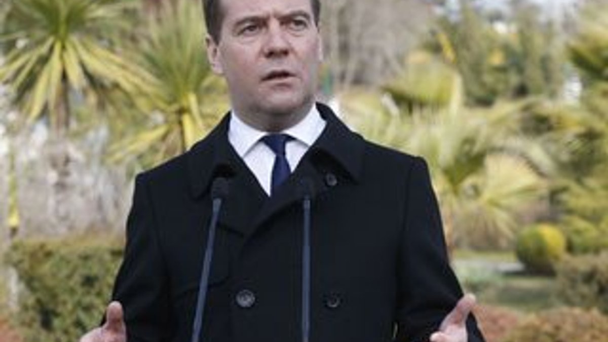 Medvedev'den Ukrayna'da yeni devrim uyarısı