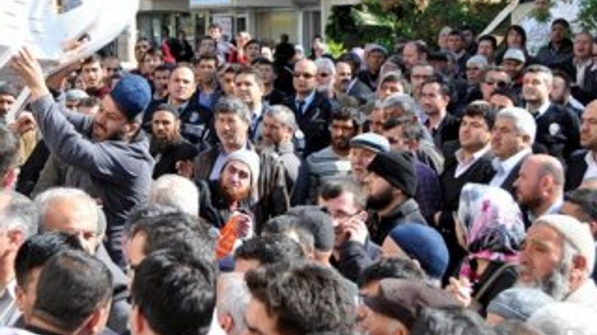 Antalya'da hacı adayları arasında arbede yaşandı