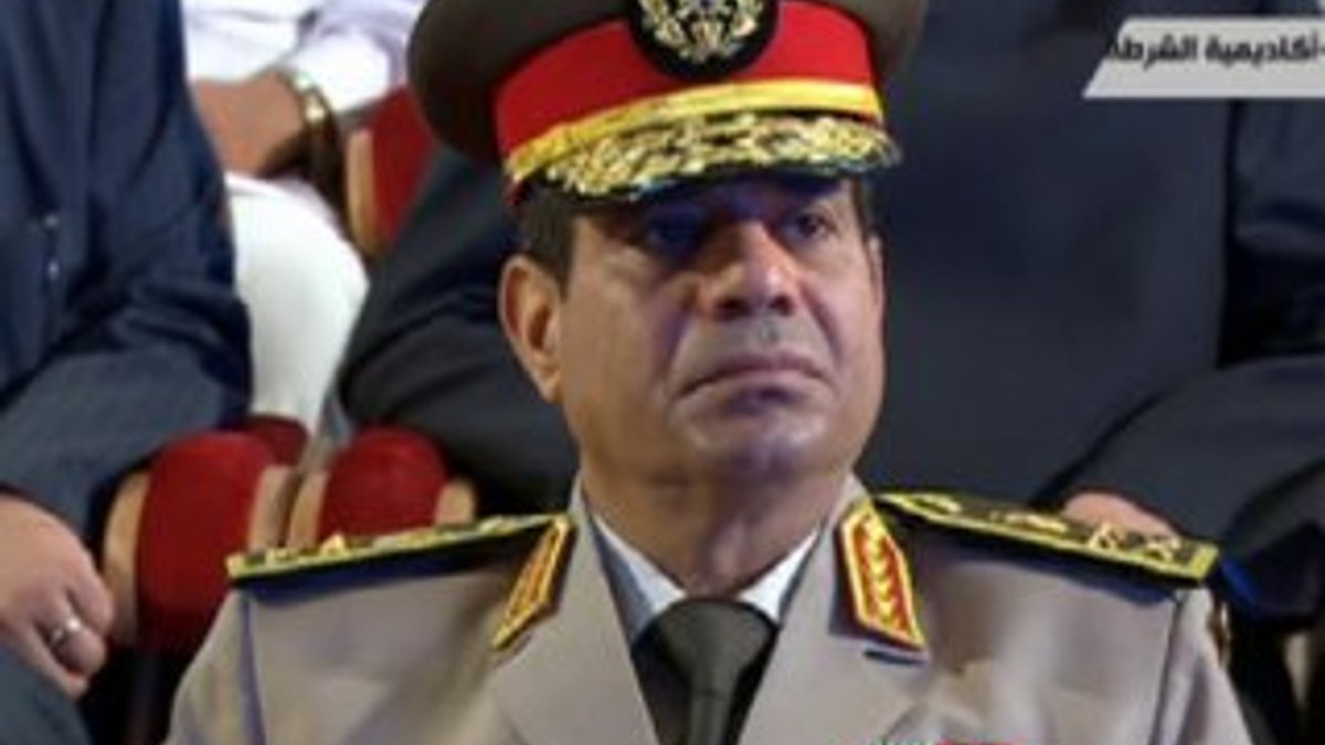 İstifa eden Sisi Cumhurbaşkanlığına adaylığını açıkladı