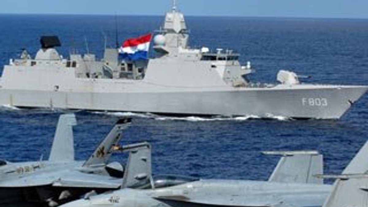 Hollanda donanmasında toplu seks skandalı