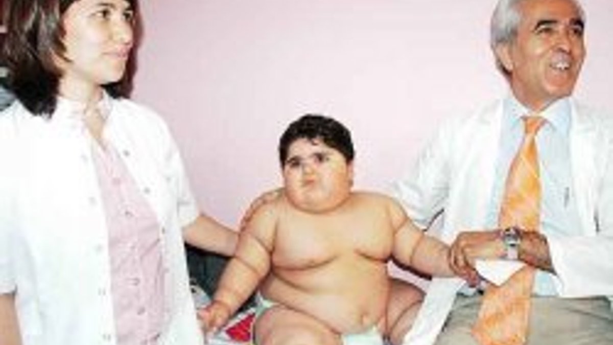 Kilolu anne ve baba obez çocuk riskini artırıyor