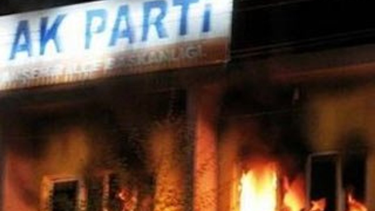 Şanlıurfa'da AK Parti binasında yangın