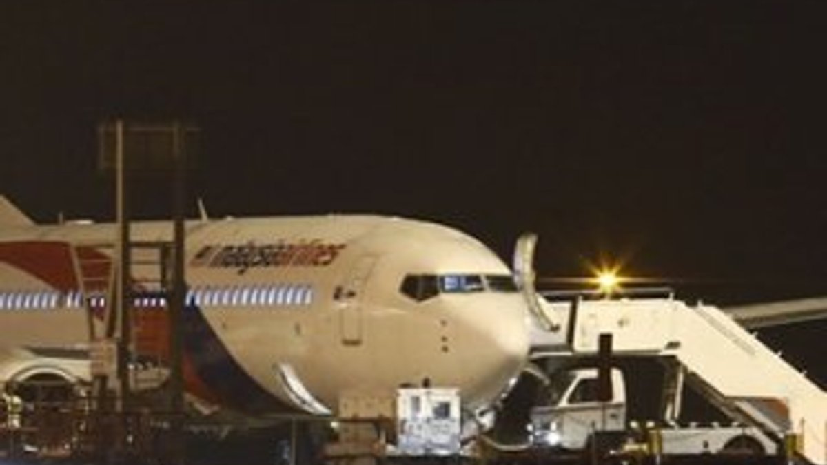 Malezya Havayolları'na ait uçak acil iniş yaptı