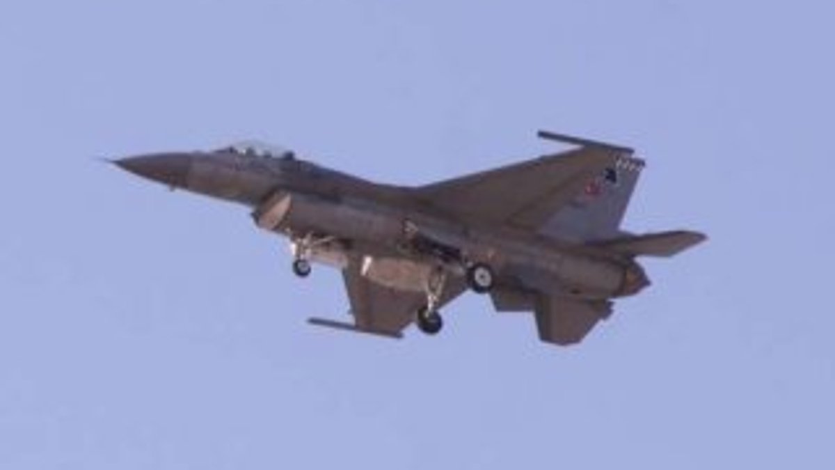 Suriye'den Türk F-16'sına taciz