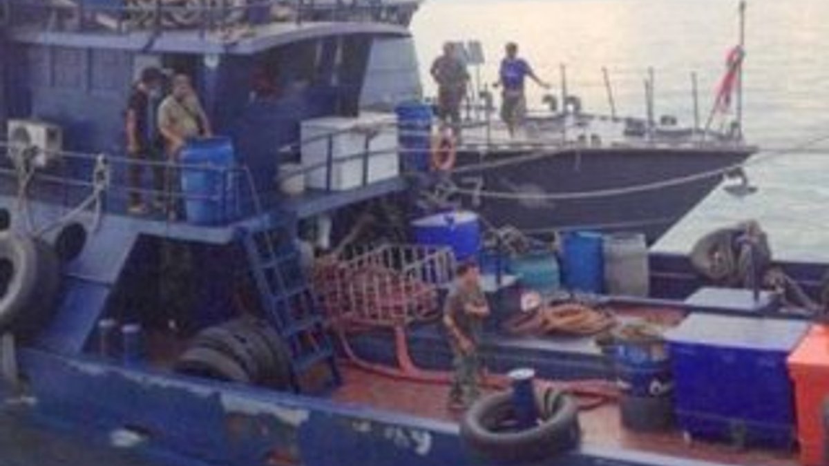 Kaptan mürettebatından 2 kişiyi öldürüp denize attı