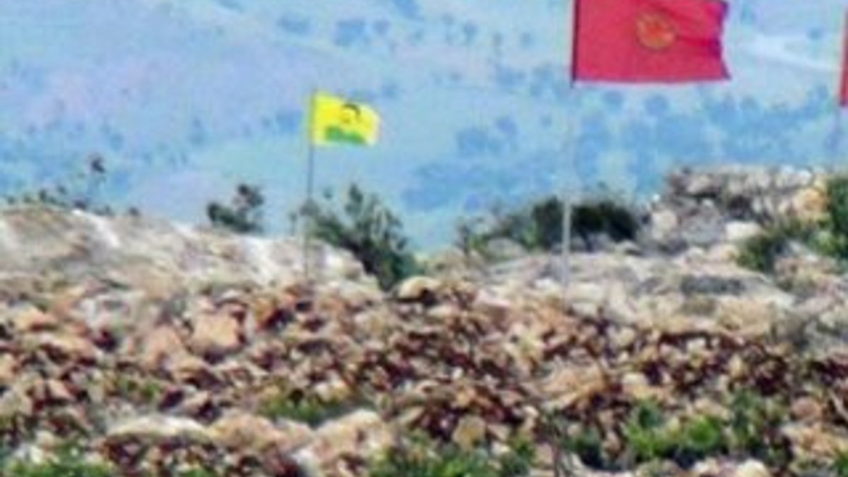 Diyarbakır'da karakola PKK flamaları ve Öcalan bayrağı