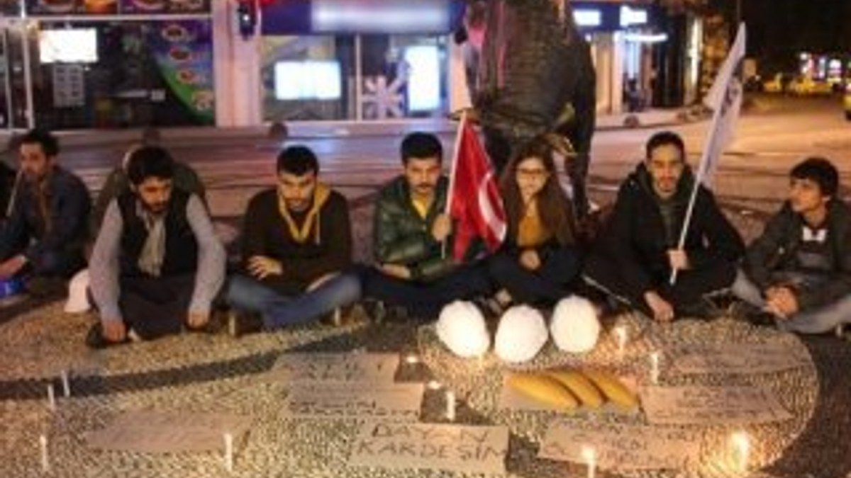 Türkiye Soma'daki işçilere ağlıyor