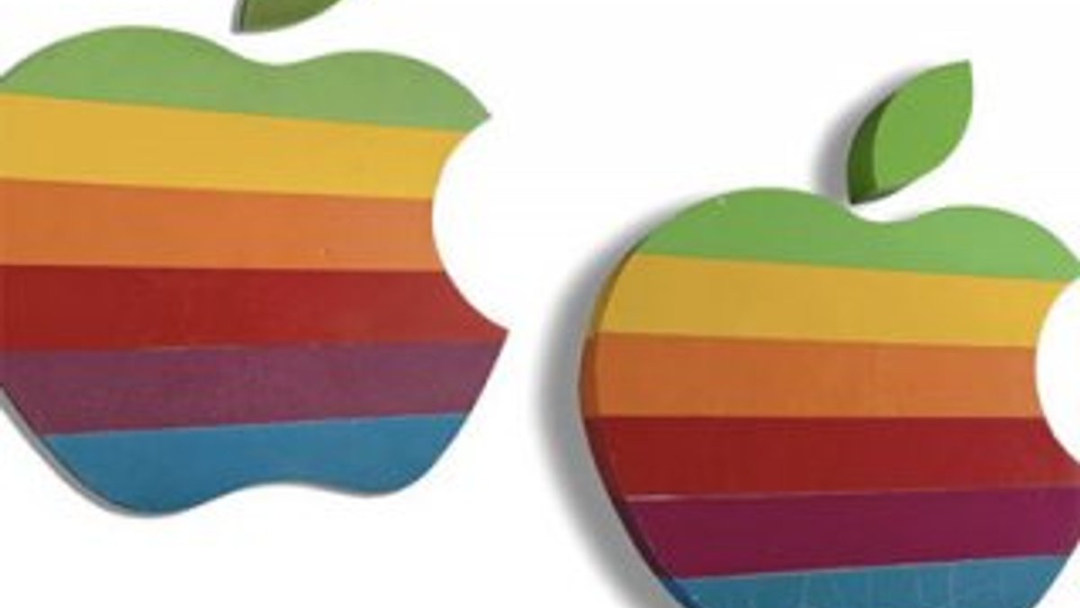 Apple’ın eski logosu satılıyor