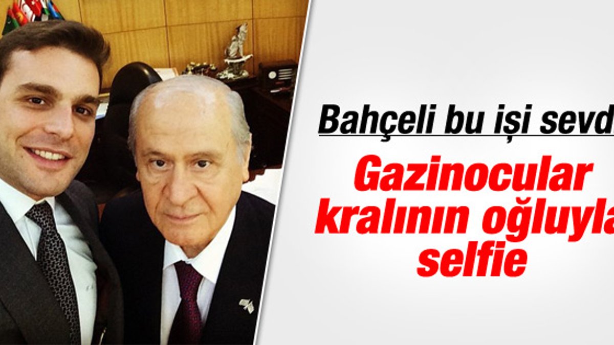 Devlet Bahçeli Mehmet Aslan'la selfie çektirdi