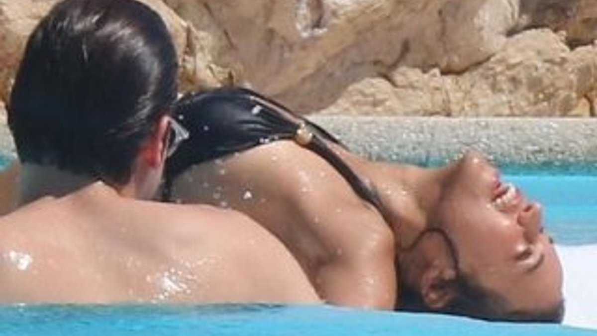 Michelle Rodriguez‘in havuz sefası