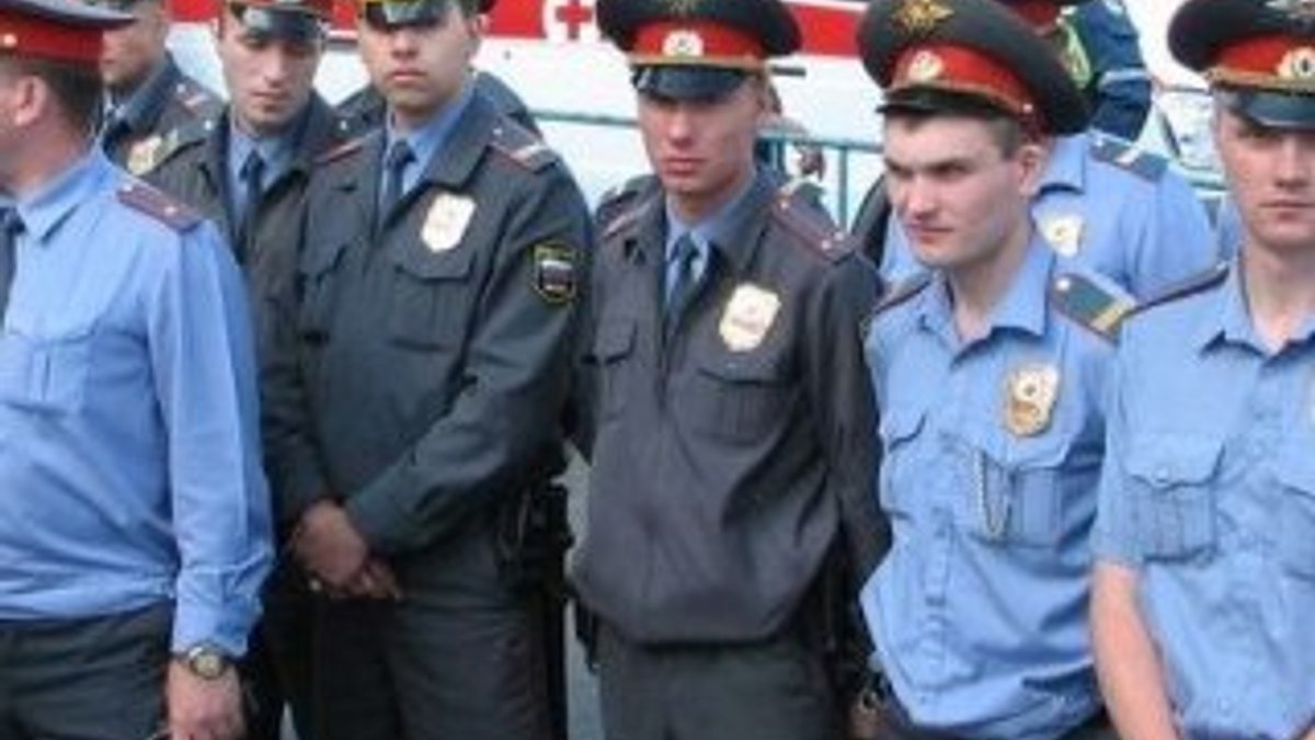 Kırım'da 12 bin polis işten çıkarıldı