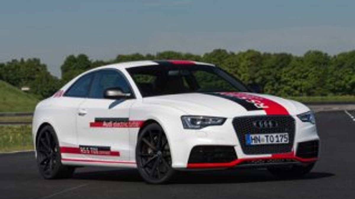 Audi RS5 100 kilometreye 4 saniyede çıkıyor