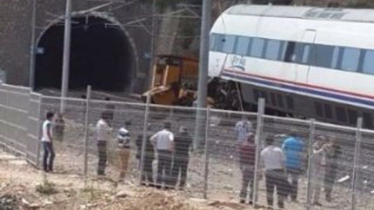 İstanbul-Eskişehir hızlı treni test sürüşünde kaza yaptı