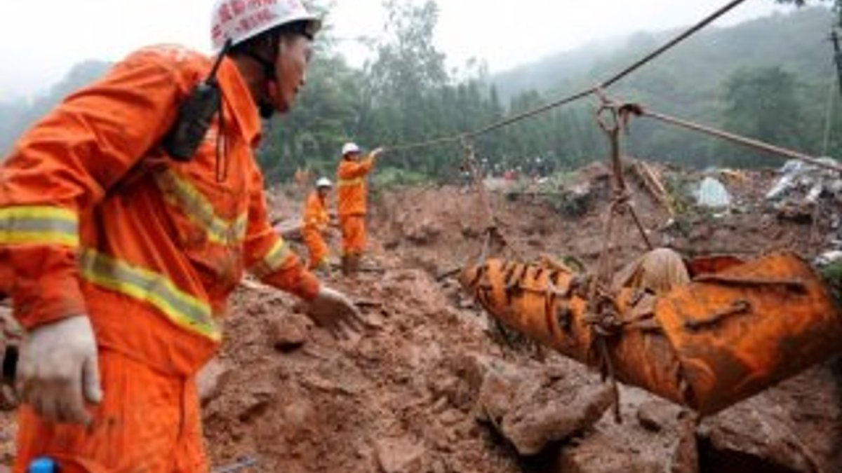 Çin'de toprak kayması yaşandı: 17 kayıp