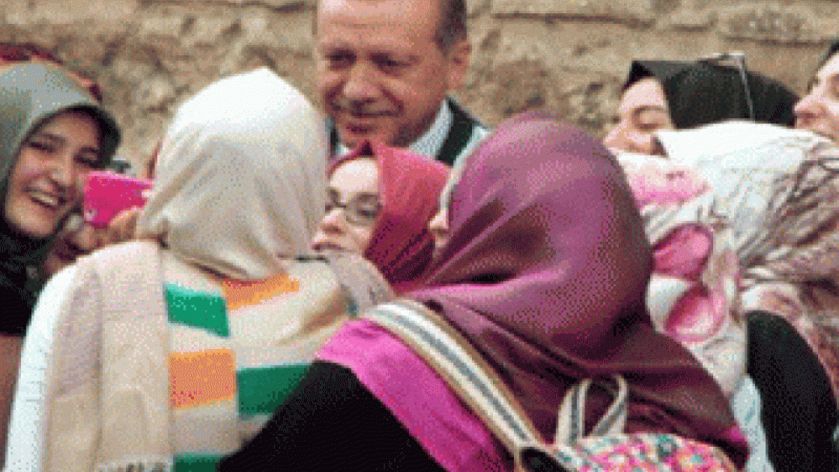 Erdoğan'dan evlilik tavsiyesi: Çok seçici olmayın